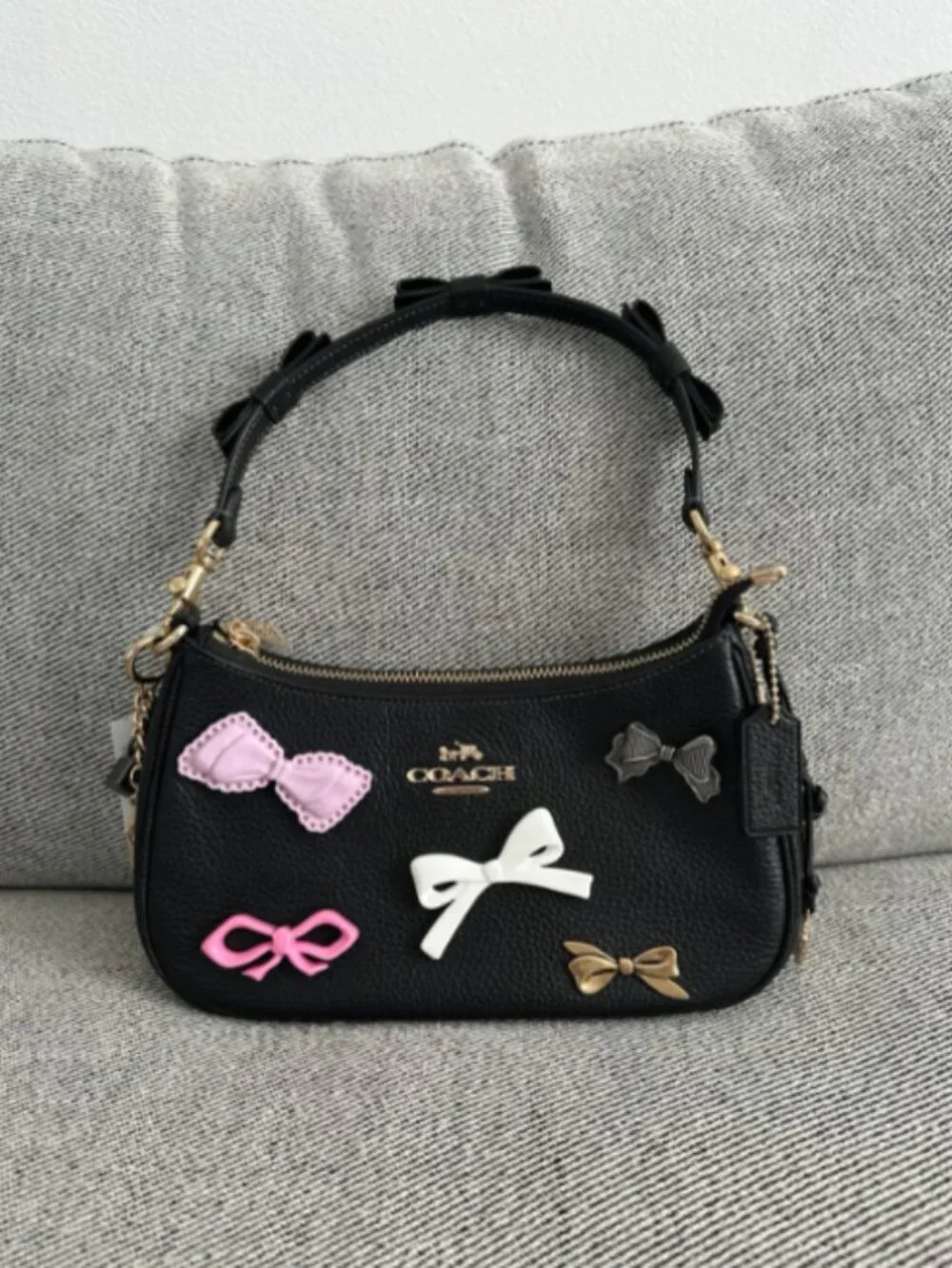 NWT COACH CDY93 Teri Shoulder Bag With Bows And Charms Pebble Leather Black